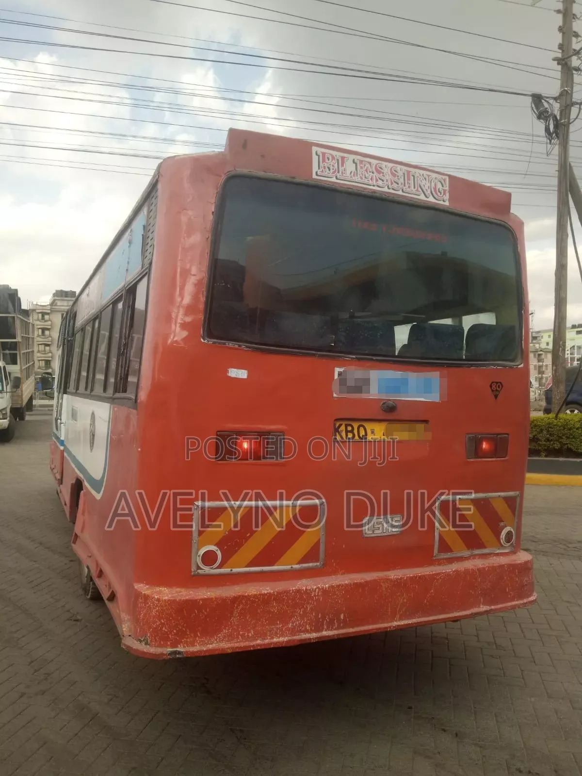 Isuzu NQR 2010 Orange