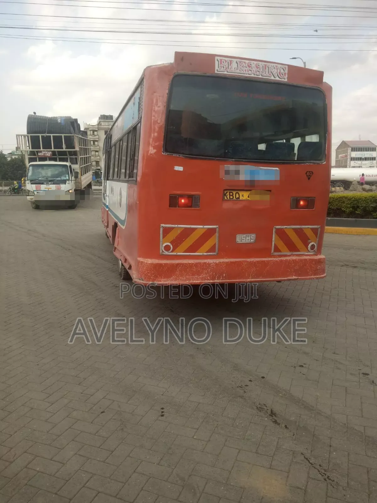 Isuzu NQR 2010 Orange