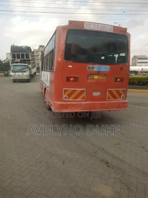 Isuzu NQR 2010 Orange