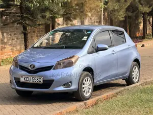 Toyota Vitz 1.3 FWD 5dr 2012 Blue
