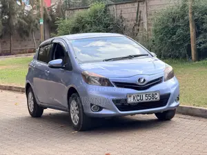 Toyota Vitz 1.3 FWD 5dr 2012 Blue