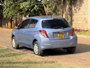 Toyota Vitz 1.3 FWD 5dr 2012 Blue