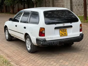 Toyota Corolla 2002 White
