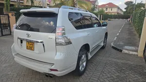 Toyota Land Cruiser Prado 2011 White