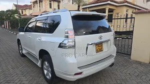 Toyota Land Cruiser Prado 2011 White