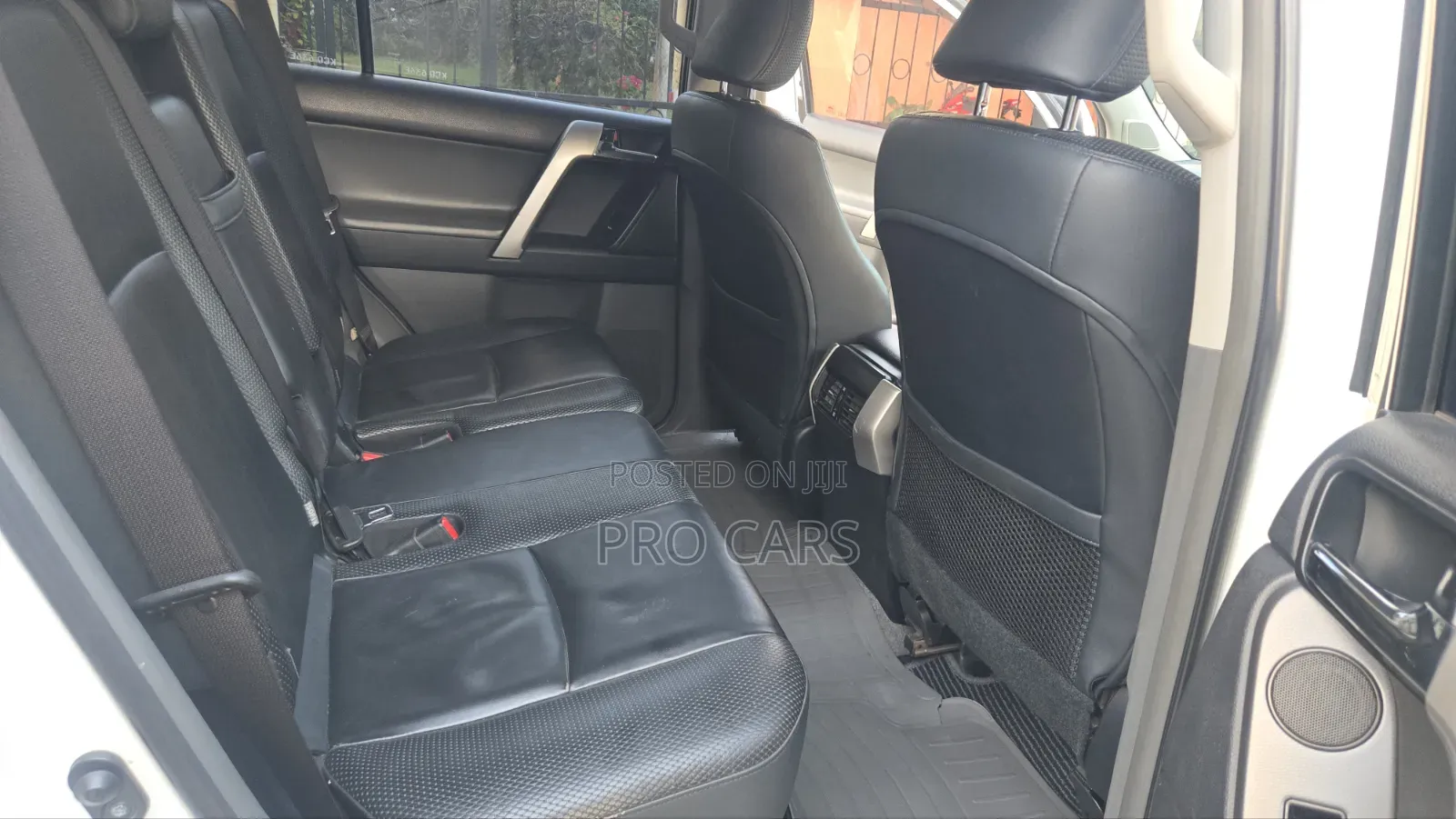 Toyota Land Cruiser Prado 2011 White