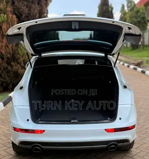 Audi Q5 2.0T Premium AWD quattro 2017 White