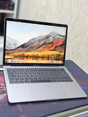 Laptop Apple MacBook Pro 2017 16GB Intel Core i7 SSD 512GB