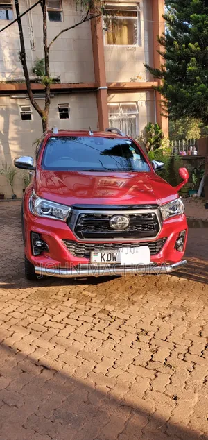 Toyota Hilux 2020 Red