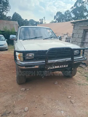 Toyota Hilux 1996 White