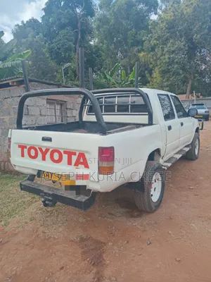 Toyota Hilux 1996 White