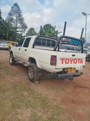 Toyota Hilux 1996 White