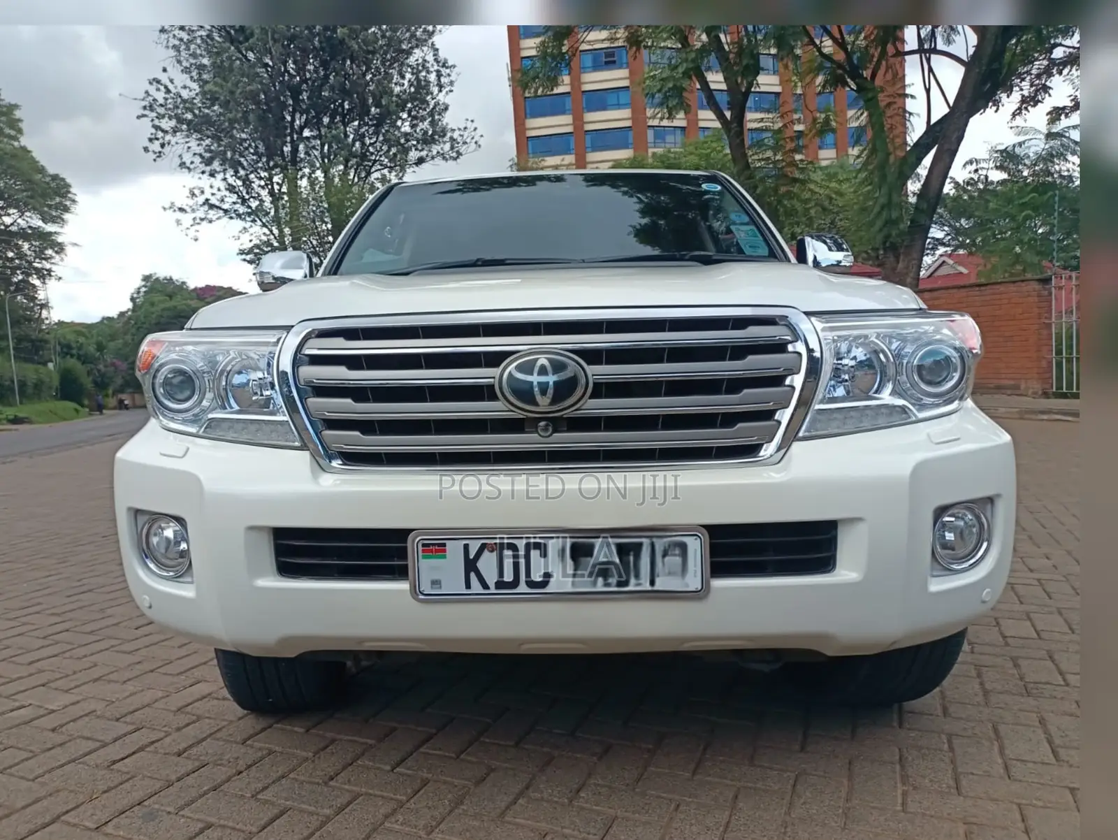Toyota Land Cruiser 4.6 V8 ZX 2014 White