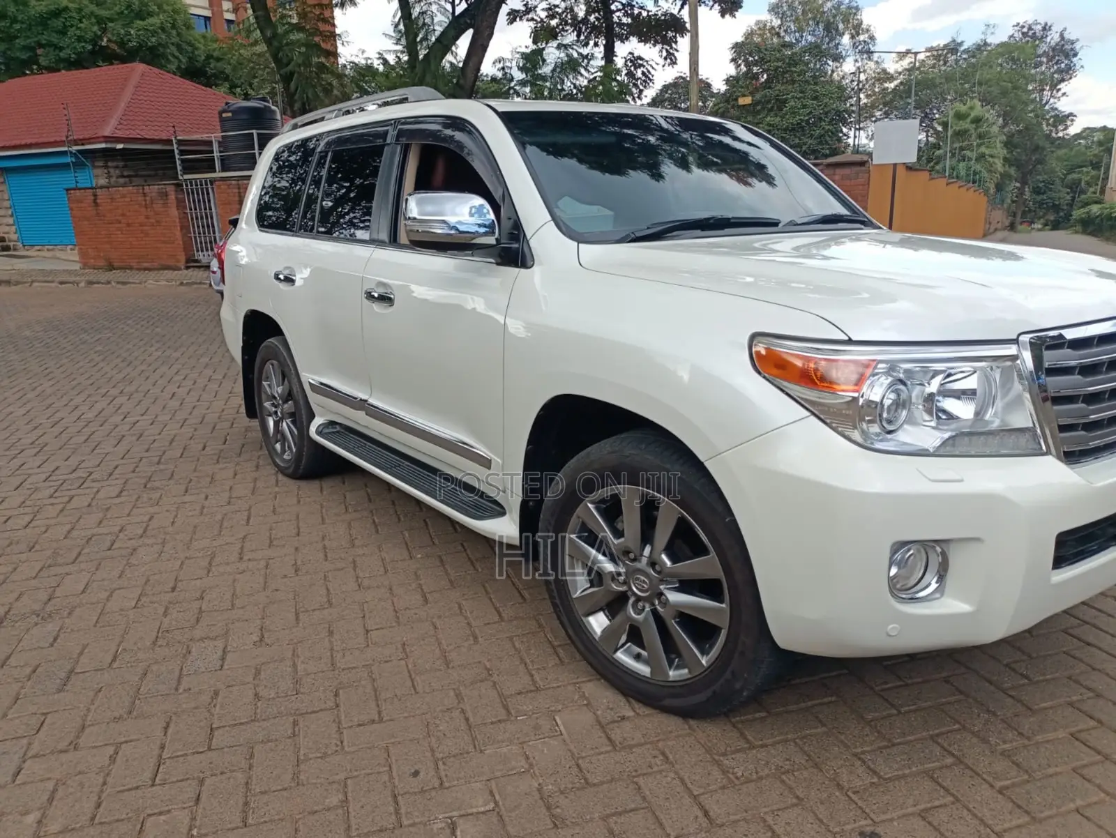 Toyota Land Cruiser 4.6 V8 ZX 2014 White