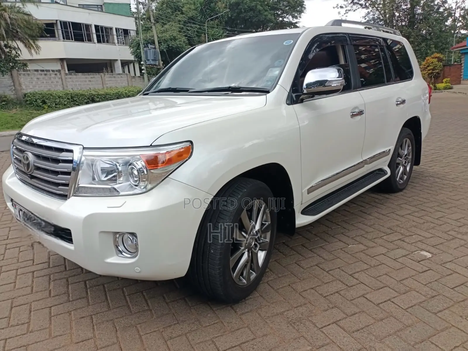 Toyota Land Cruiser 4.6 V8 ZX 2014 White