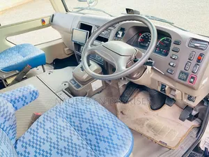 Mitsubishi Fuso Rosa 2019 White