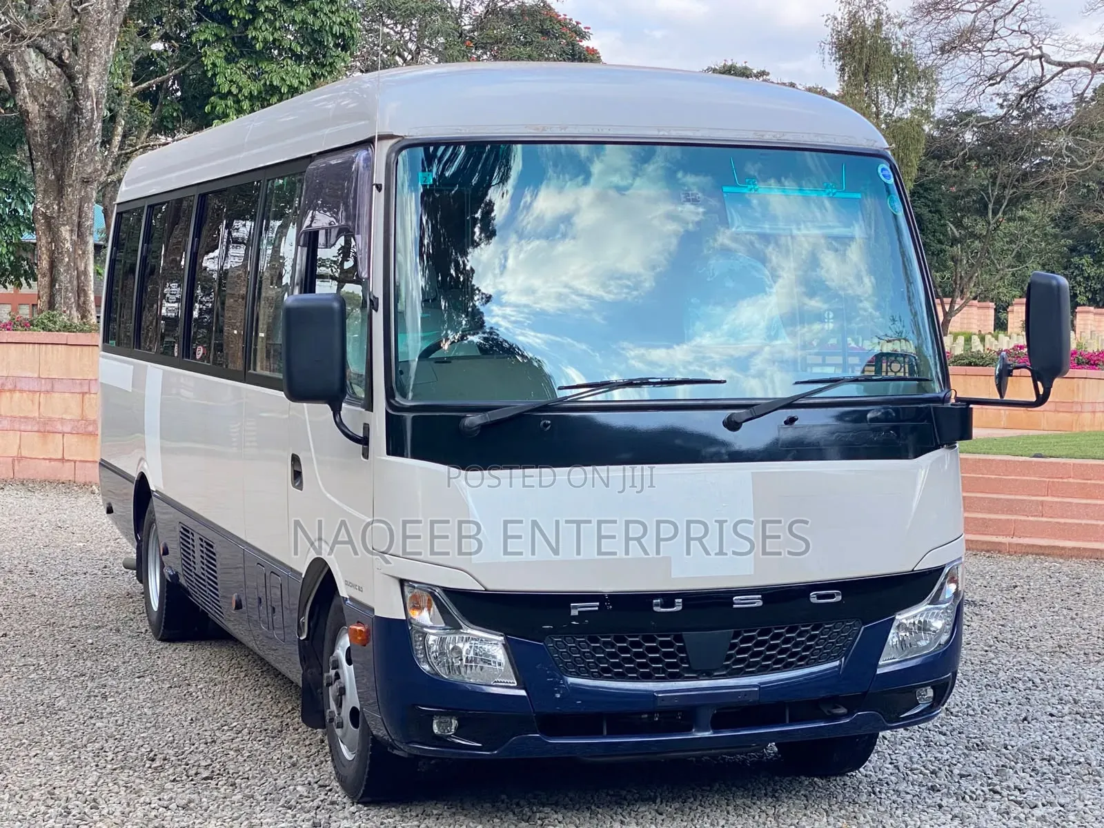 Mitsubishi Fuso Rosa 2019 White