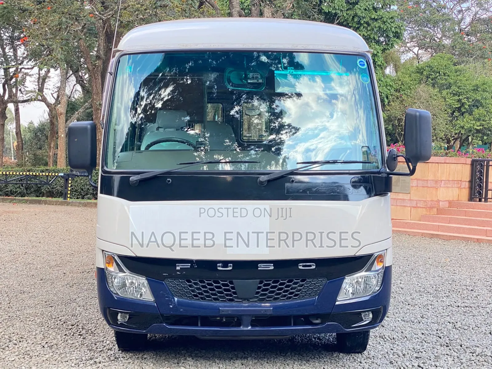 Mitsubishi Fuso Rosa 2019 White