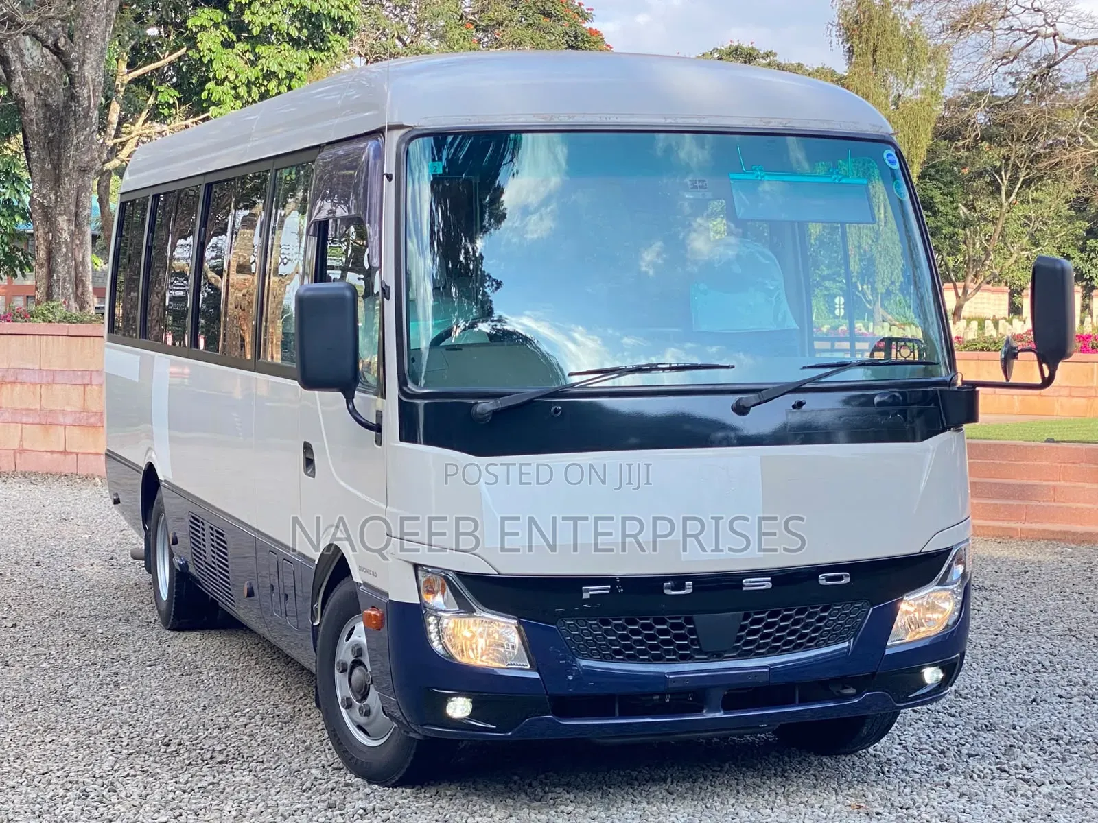 Mitsubishi Fuso Rosa 2019 White