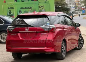 Honda Shuttle 1.5 Hybrid 2WD 2019 Red