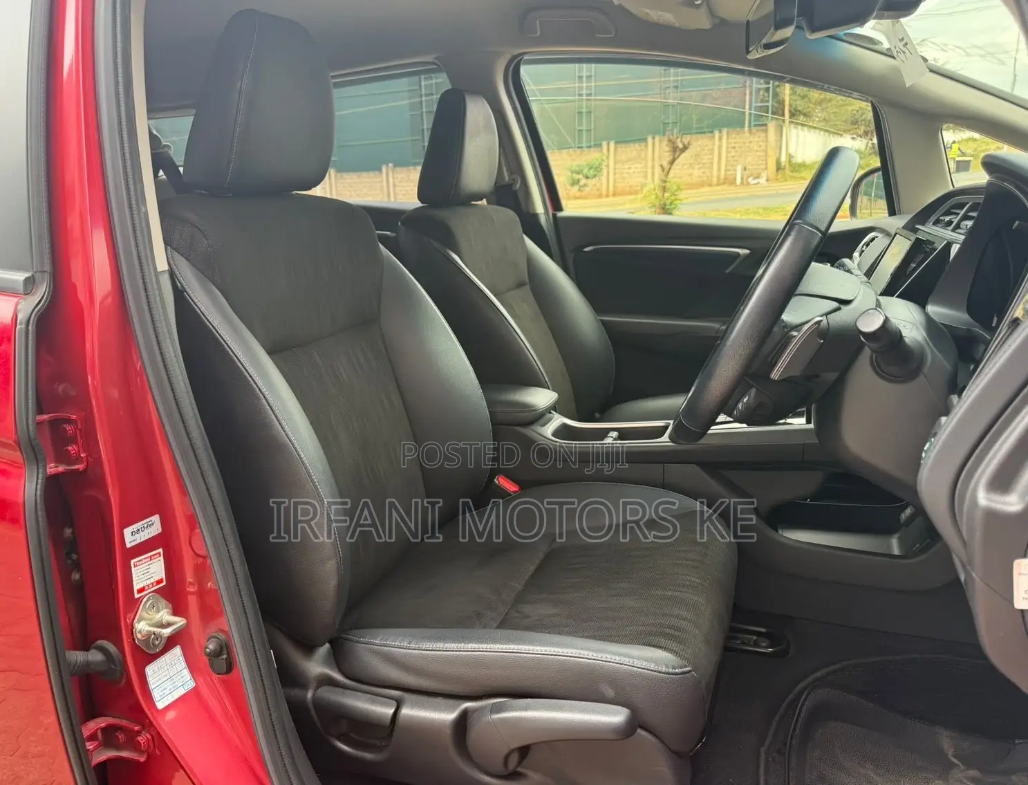 Honda Shuttle 1.5 Hybrid 2WD 2019 Red