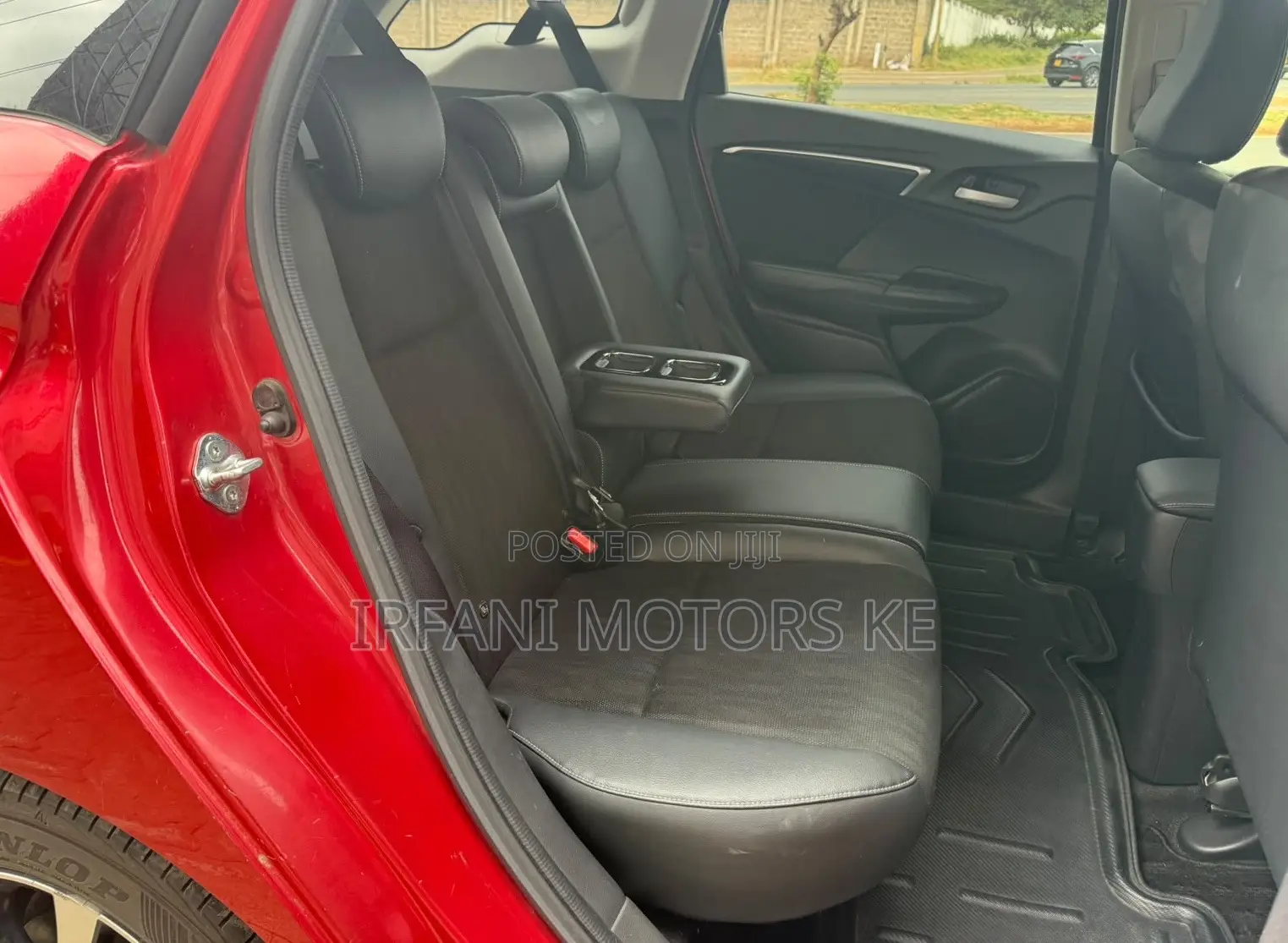 Honda Shuttle 1.5 Hybrid 2WD 2019 Red