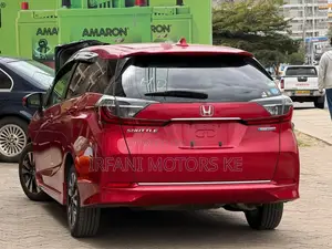Honda Shuttle 1.5 Hybrid 2WD 2019 Red