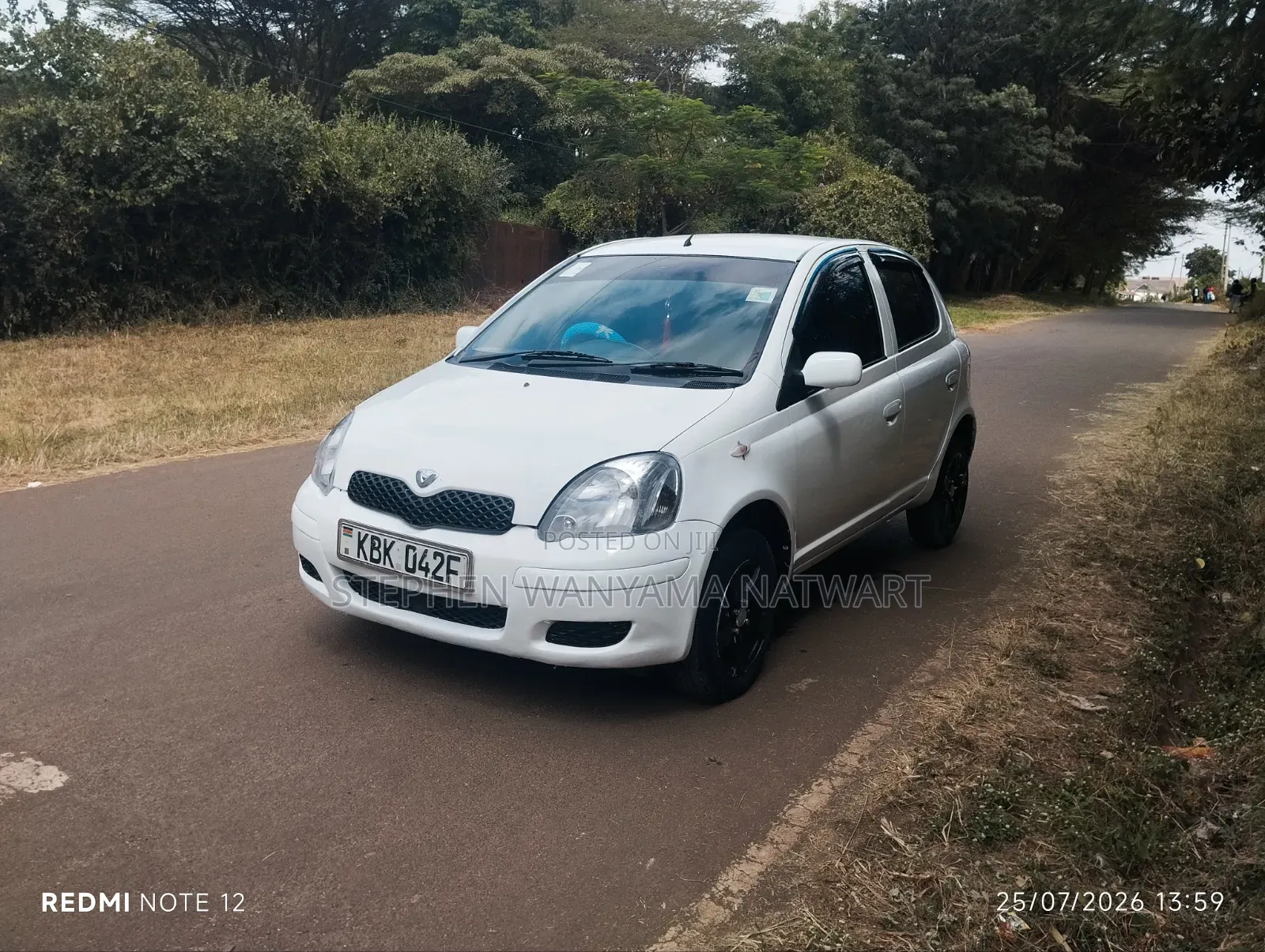 Toyota Vitz 2002 White