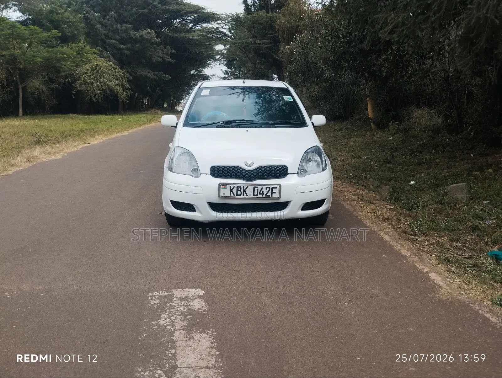 Toyota Vitz 2002 White