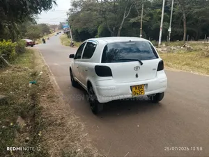 Toyota Vitz 2002 White