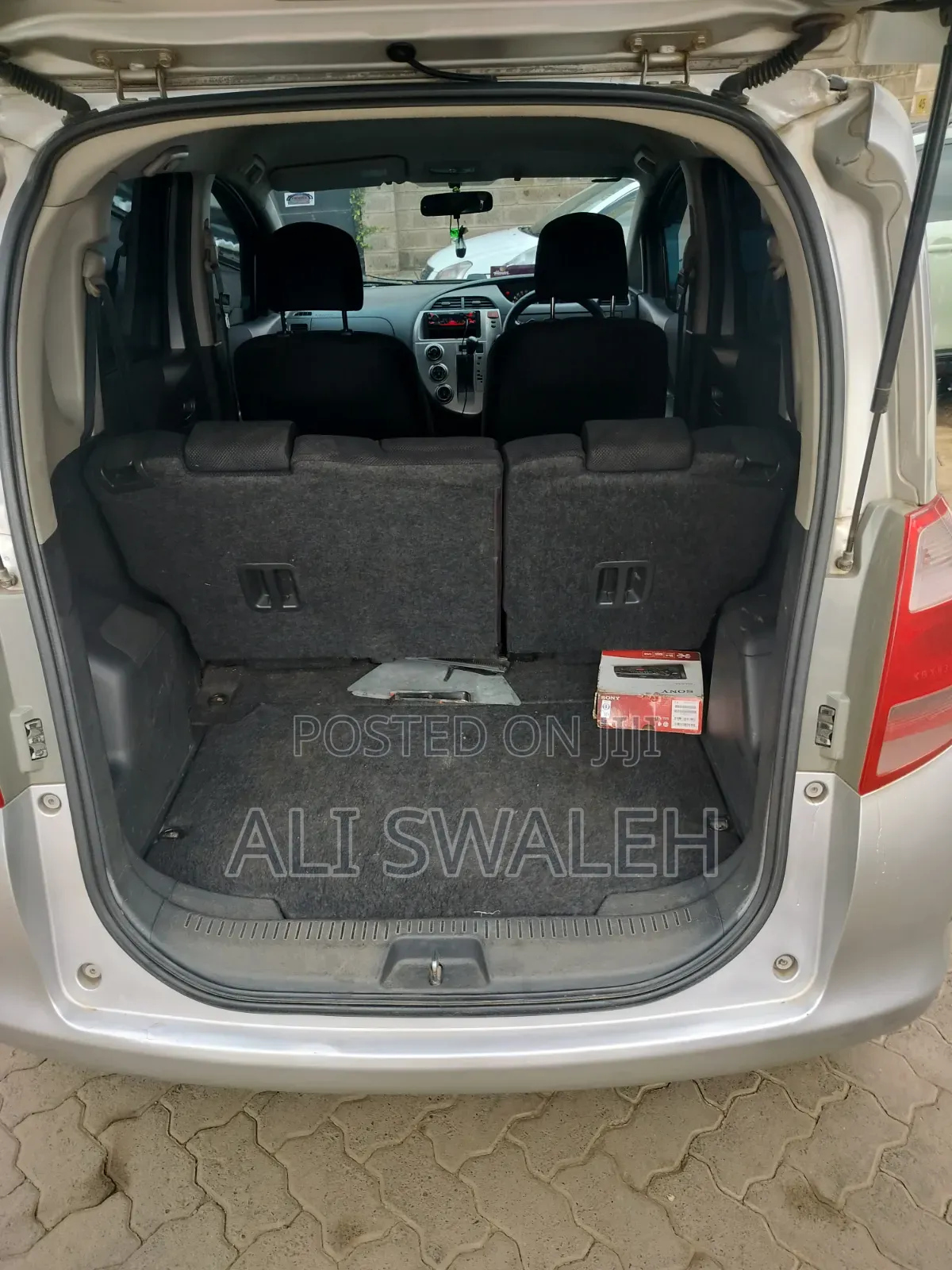 Toyota Ractis 2006 Silver