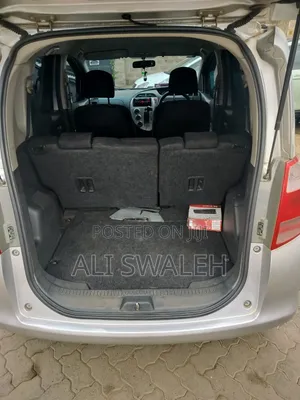 Toyota Ractis 2006 Silver