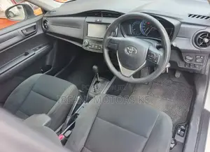 Toyota Axio 1.5 Hybrid 2WD 2019 White