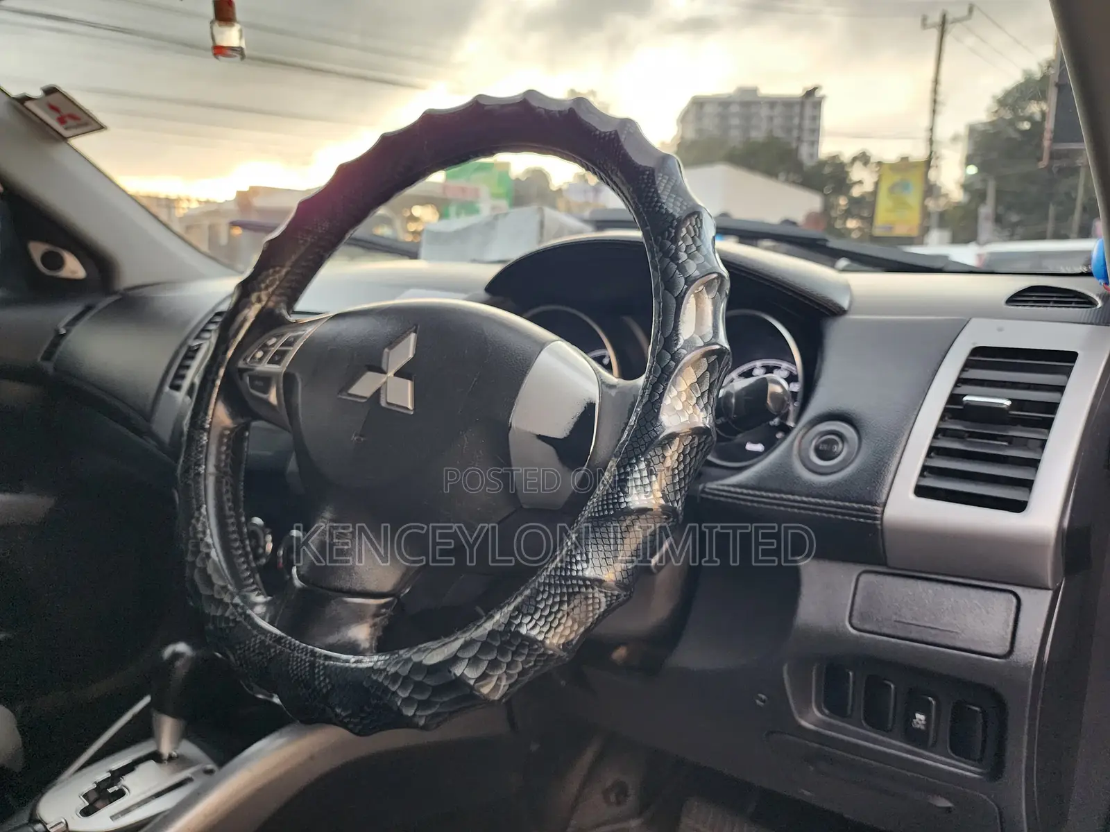 Mitsubishi Outlander SE 2011 Silver