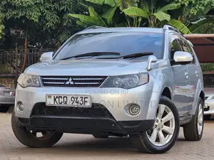 Mitsubishi Outlander SE 2011 Silver