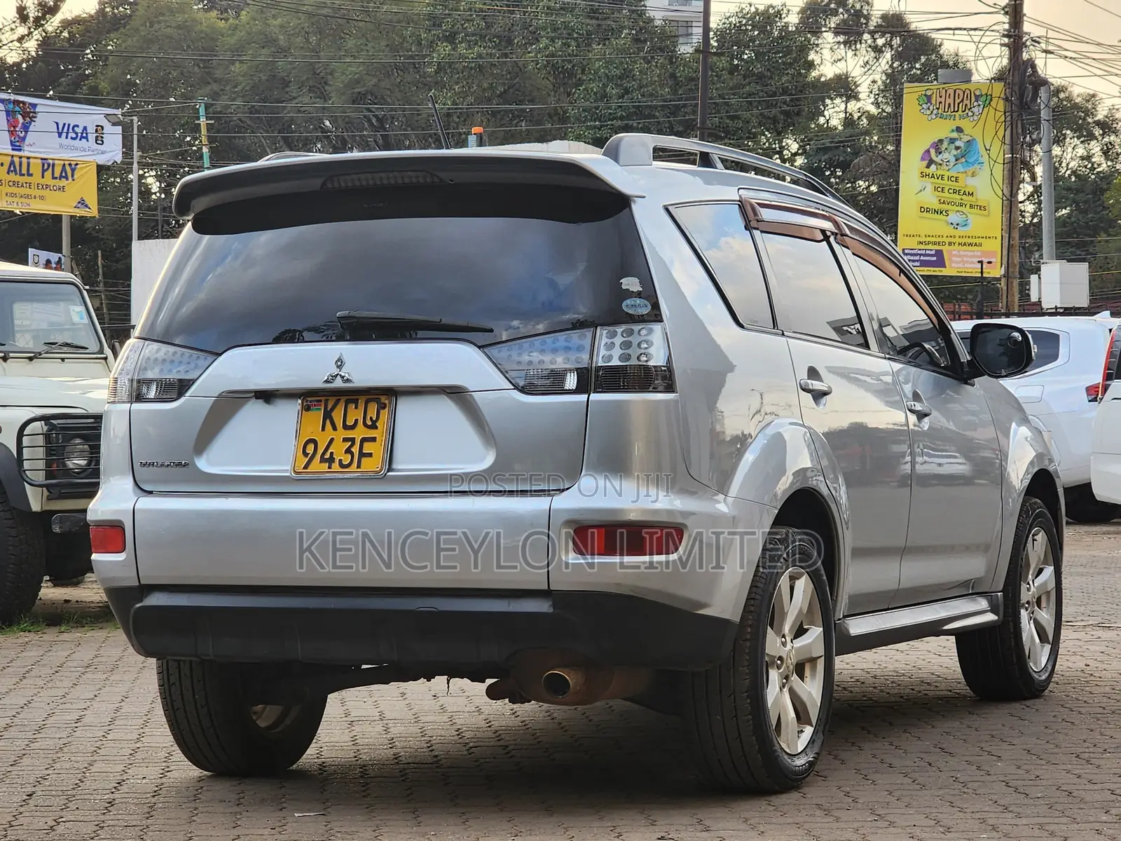 Mitsubishi Outlander SE 2011 Silver