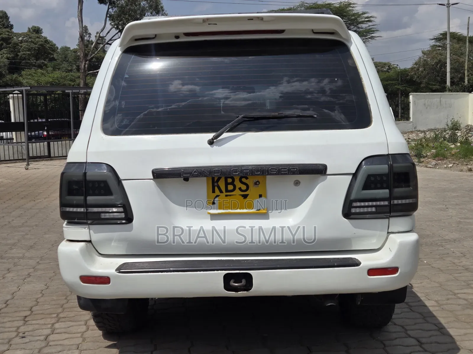 Toyota Land Cruiser 2006 White