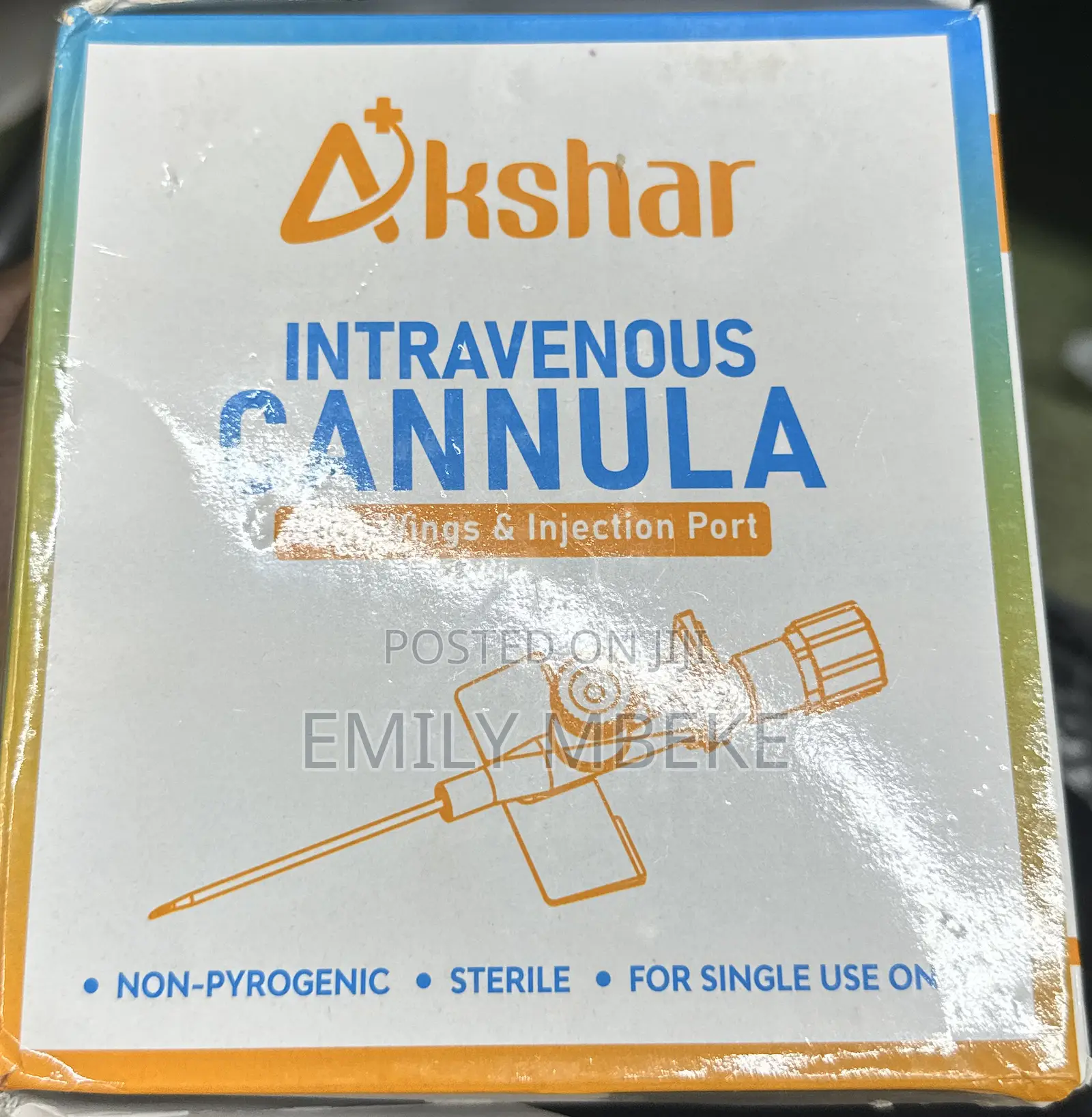 Intravenous Canula With Wings and Injection Port