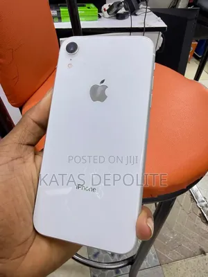 Apple iPhone XR 64 GB White