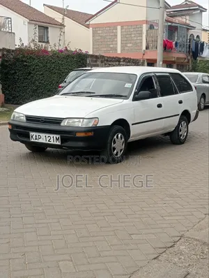 Toyota Corolla 1990 White
