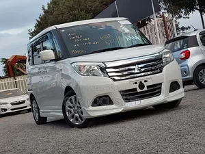 Mitsubishi Delica 2019 Pearl