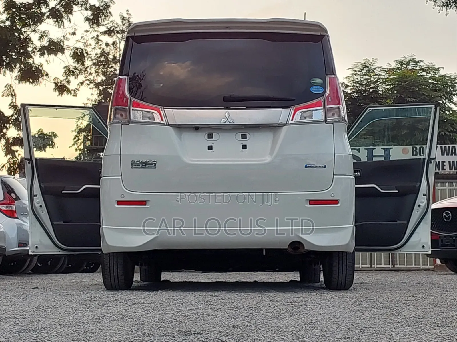 Mitsubishi Delica 2019 Pearl