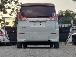 Mitsubishi Delica 2019 Pearl