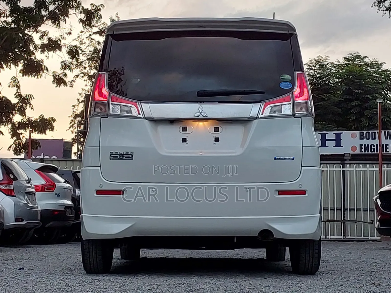 Mitsubishi Delica 2019 Pearl