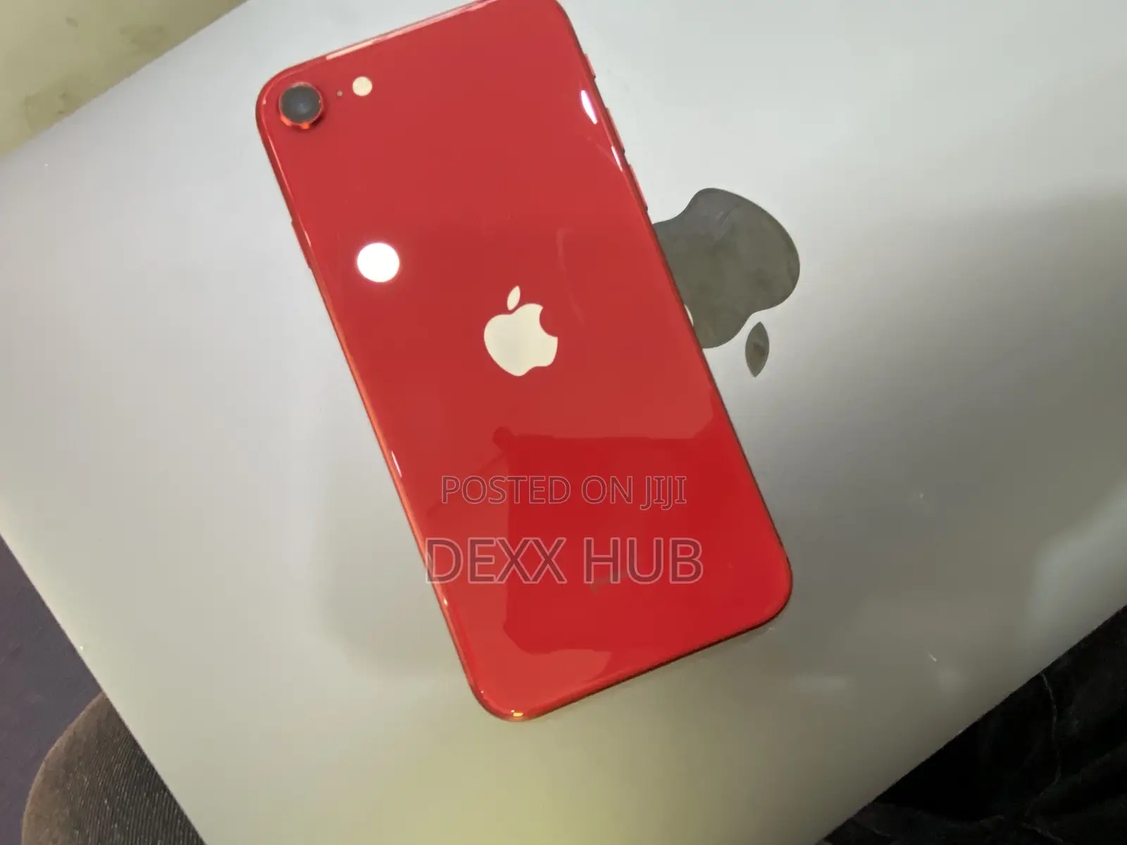 Apple iPhone SE (2022) 128 GB Red