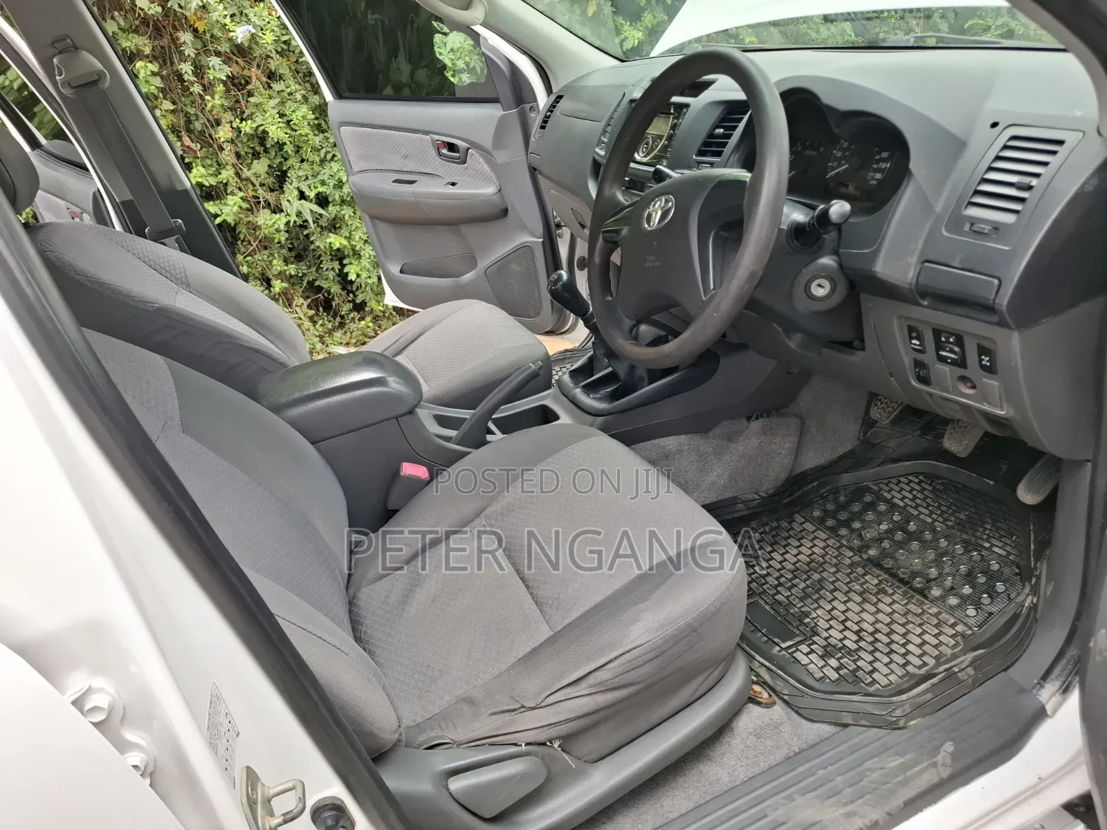 Toyota Hilux 2013 Off white