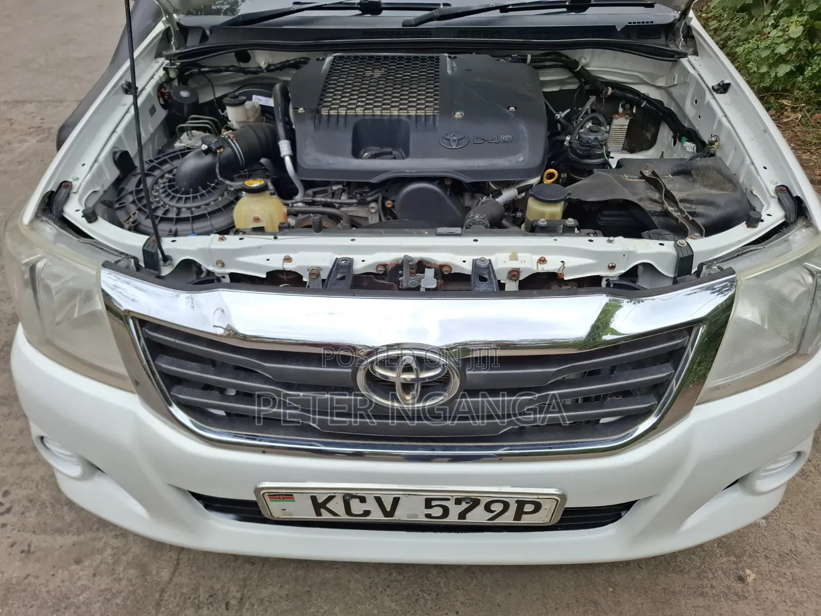 Toyota Hilux 2013 Off white