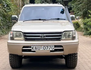 Toyota Land Cruiser Prado 2001 Gold