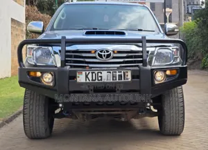 Toyota Hilux 2014 Blue