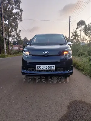 Toyota Voxy 2010 Purple